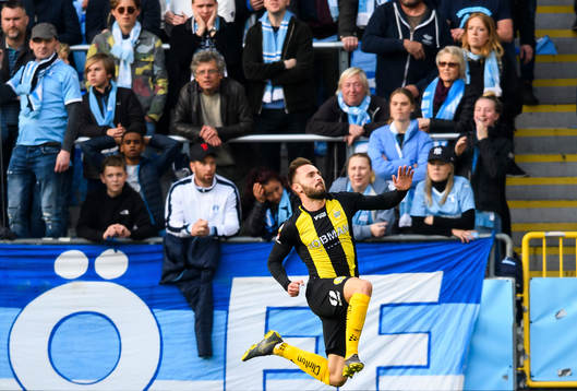 Hammarbys Muamer Tankovic jublar