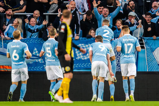 Malmö FFs Marcus Antonsson jublar med Oscar Lewicki,