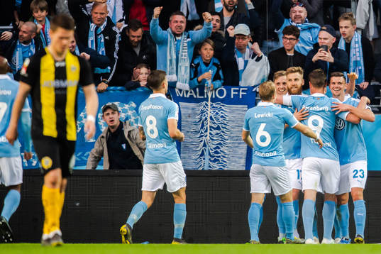 Malmö FFs Marcus Antonsson jublar med Oscar Lewicki,