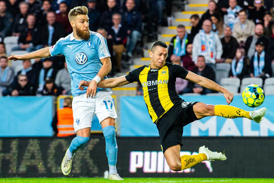 Hammarbys Nikola Djurdjic gör 2-2, som senare döms bort