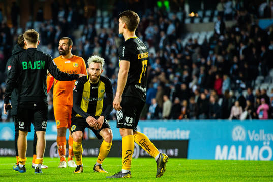 Hammarbys Simon Sandberg deppar