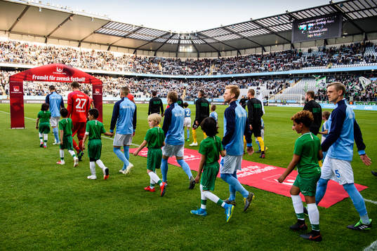 Inmarsch på Stadion