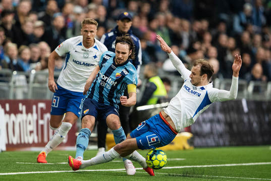 Djurgårdens Kevin Walker och IFK Norrköpings Lars Krogh