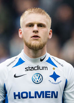 IFK Norrköpings Kalle Holmberg innan fotbollsmatchen i