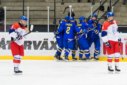 Swedens Elmer Söderblom celebrates