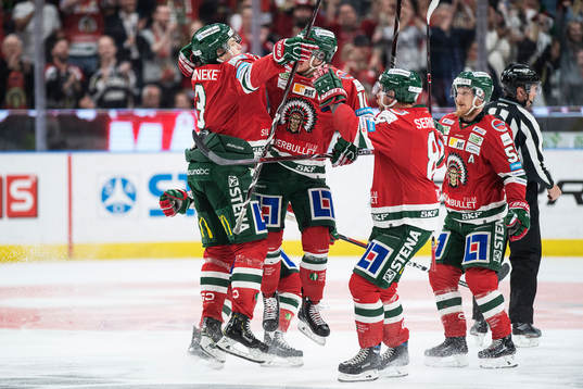 Frölundas Jacob Moverare jublar