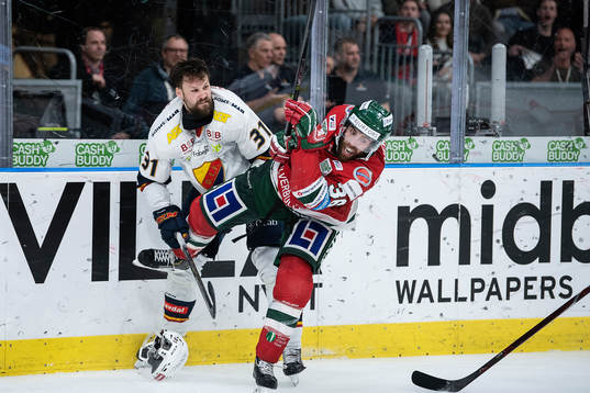 Djurgårdens Dick Axelsson och Frölundas Brandon Gormley