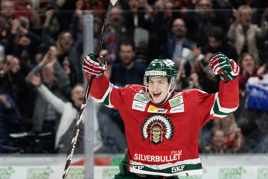 Frölundas Jacob Moverare jublar