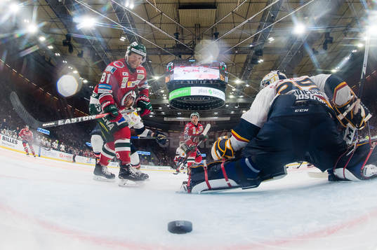 Frölundas Ryan Lasch styr in 5-2 bakom Djurgårdens