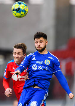 Helsingborgs Adam Eriksson och Sundsvalls Jonathan Tamimi