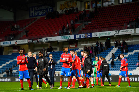 Helsingborgs spelare tackar publiken