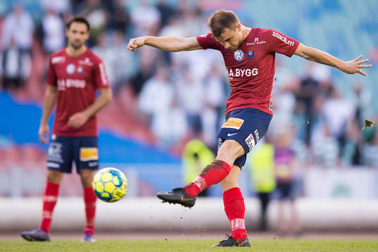 Örgrytes Hannes Sahlin med ett skott