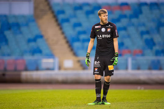 Örgrytes målvakt Fredrik Andersson deppar