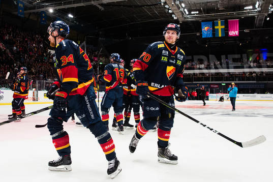 Djurgårdens Daniel Brodin och Marcus Davidsson jublar
