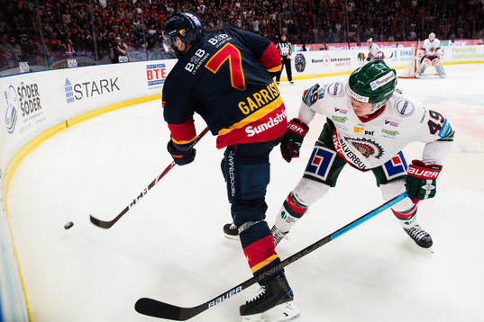 Djurgårdens Jason Garrison och Frölundas Rhett Rakshani