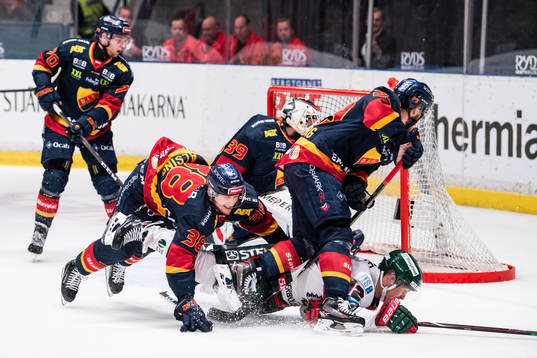 Frölundas Max Friberg gör 0-1
