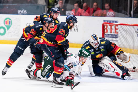 Frölundas Max Friberg gör 0-1