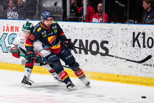 Frölundas Jacob Peterson och Djurgårdens Niclas Bergfors