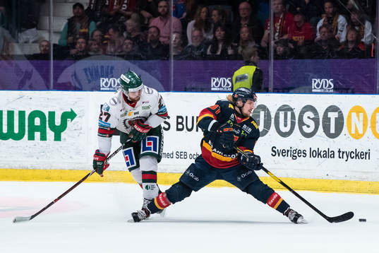 Djurgårdens Axel Jonsson Fjällby och Frölundas  Ponthus