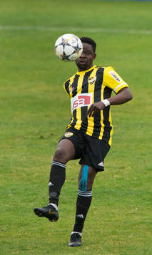 IFK Hässleholms Patrick Osiako i matchen i division 2