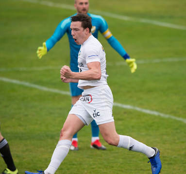 Österlen har gjort 0-1 bakom målvakten Alexander Nilsson