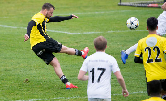 IFK Hässleholms Nicola Zivanovic avlossar stora kanonen i