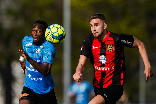 Halmstads Sadat Karim och Brommapojkarnas Ali Suljic