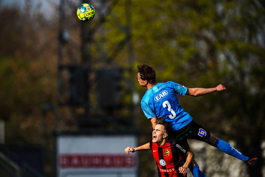 Brommapojkarnas Ali Suljic och Halmstads Johan Oremo
