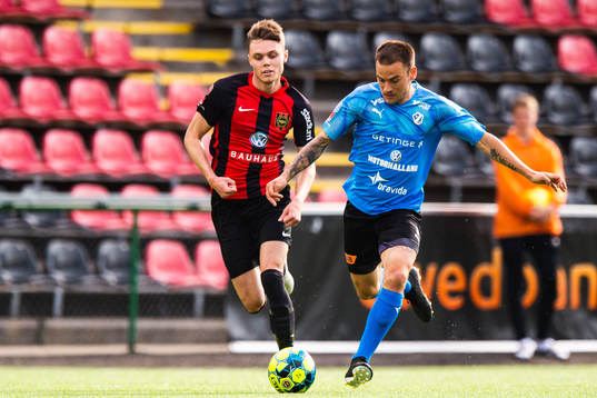 Brommapojkarnas Albin Linnér och Halmstads Pontus Silfwer