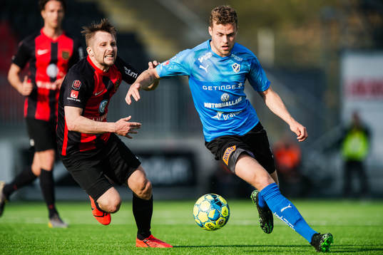 Halmstads Gabriel Gudmundsson och  Brommapojkarnas Marcus