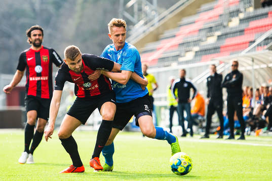 Brommapojkarnas Ali Suljic och Halmstads Andreas Bengtsson