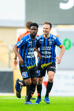 Sirius Abdul Razak jublar med Niklas Busch Thor