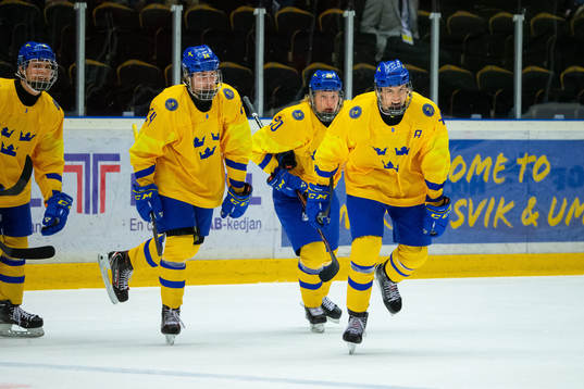Philip Broberg cheering of Sweden