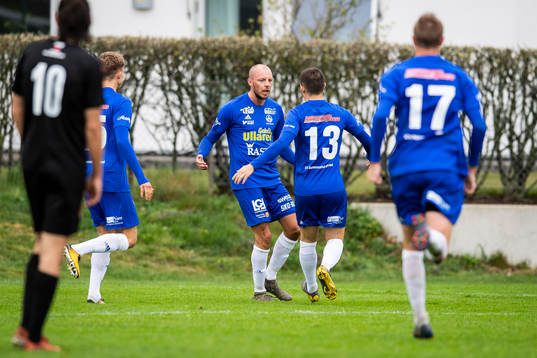 Ullareds spelare jublar