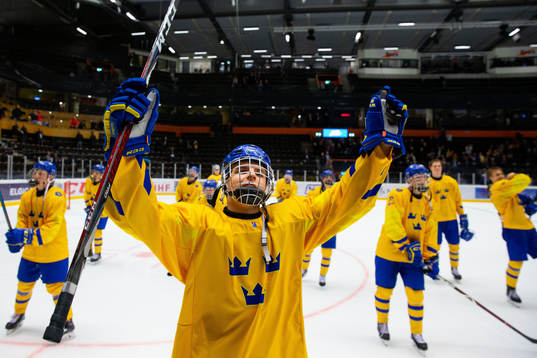 Albert Lyckåsen of Sweden celebrating