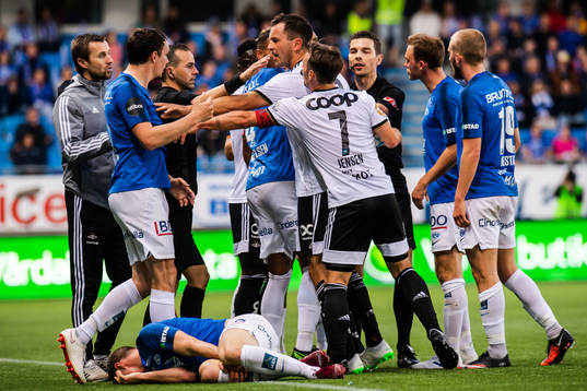 Fight between Birger Meling of Rosenborg and Kristoffer