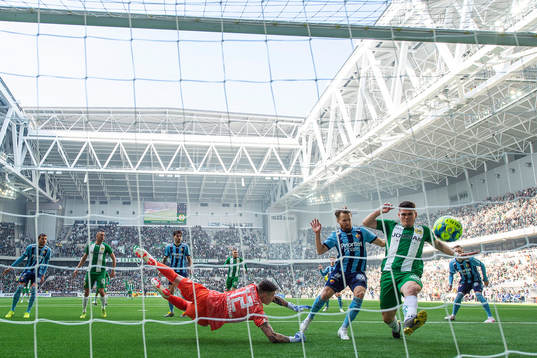 Hammarbys Vidar Örn Kjartansson gör 2-1 bakom
