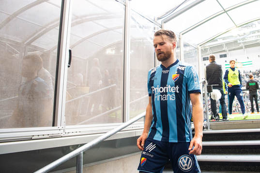 Djurgårdens Jacob Une Larsson deppar