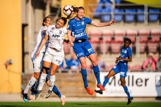 Växjös Jennie Nordin och Eskilstunas Vaila Barsley