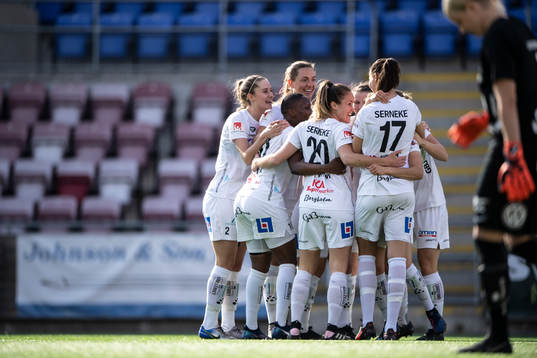 Växjös spelare jublar