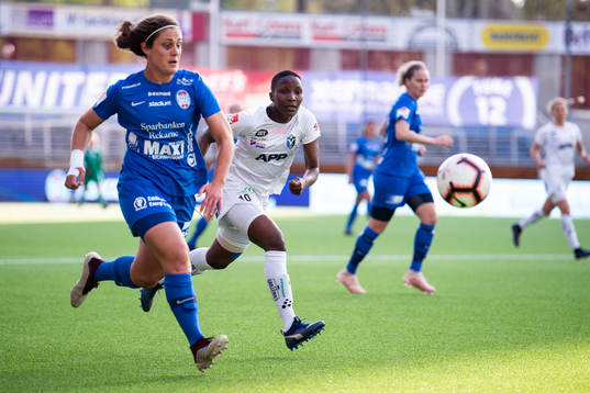 Eskilstunas Shannon Woeller och Växjös Ritah Kivumbi