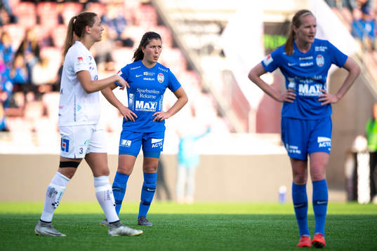 Eskilstunas Loretta Kullashi (v) deppar