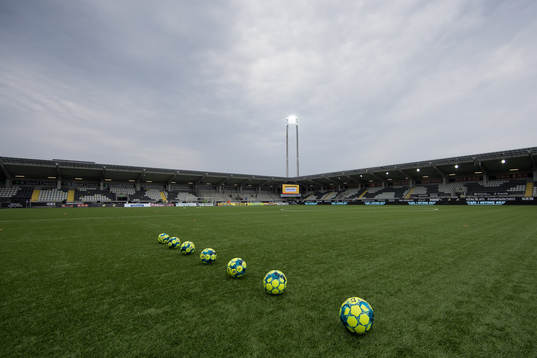 Bravida Arena interiört innan fotbollsmatchen i