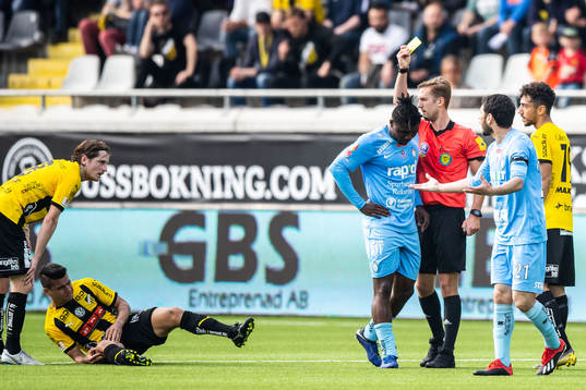 AFC Eskilstunas Anel Rashkaj tildelas en varning