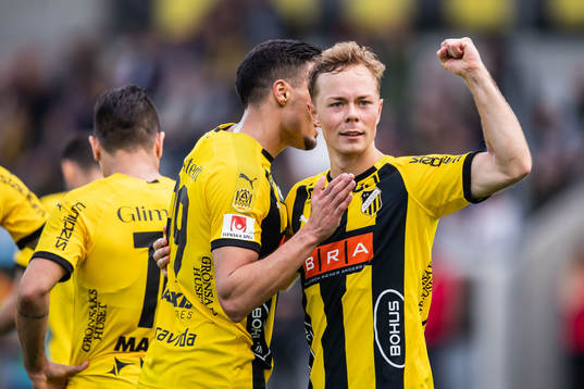 Häckens Adam Andersson jublar