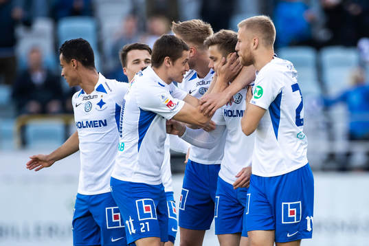 IFK Norrköpings Christoffer Nyman jublar med lagkamrater