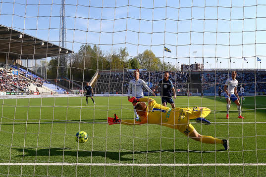 Mål 0-1 av Malmö FFs Guillermo Molins förbi IFK