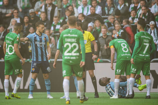 Djurgårdens Mohamed Buya Turay har ont