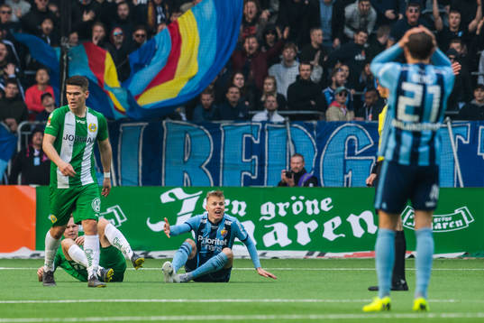 Djurgårdens Elliot Käck reagerar