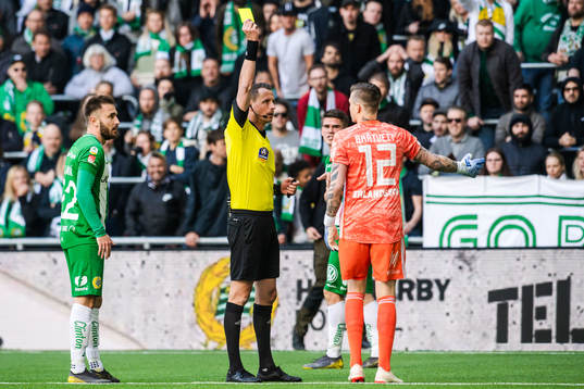 Djurgårdens målvakt Per Kristian Bråtveit tilldelas en